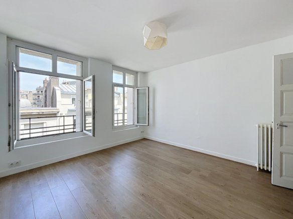 HYPER CENTRE BREST : À LOUER AGRÉABLE APPARTEMENT T3 DE 65 M²