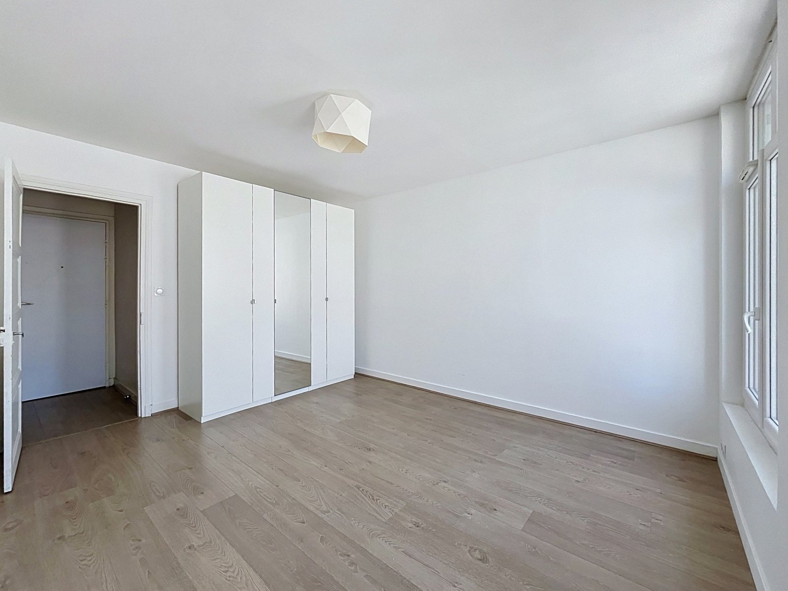 HYPER CENTRE BREST : À LOUER AGRÉABLE APPARTEMENT T3 DE 65 M²