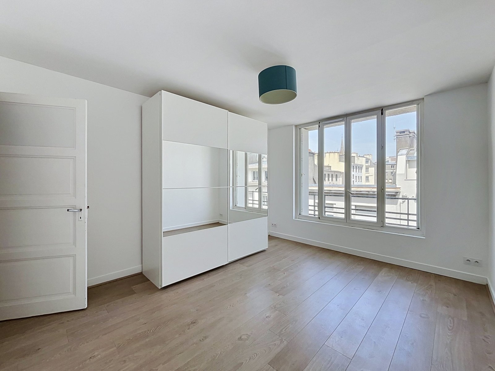 c4221-b3312201-r5404-49754-0.jpg HYPER CENTRE BREST : À LOUER AGRÉABLE APPARTEMENT T3 DE 65 M²