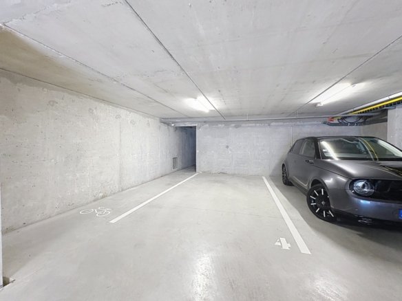 LE RELECQ-KERHUON: T2, LUMINEUX AVEC TERRASSE, PLACES DE PARKING