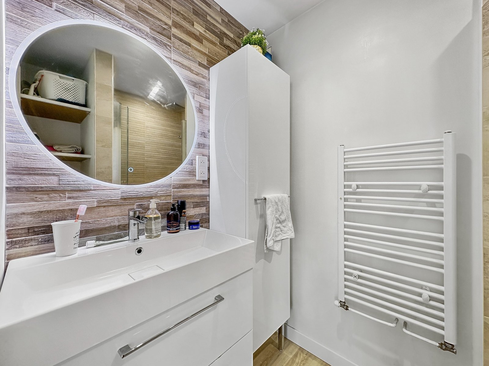COUR DAJOT: Charmant appartement T3 avec deux chambres et balcon