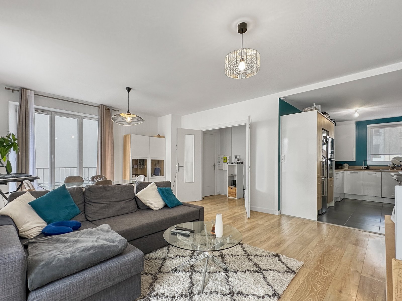 COUR DAJOT: Charmant appartement T3 avec deux chambres et balcon