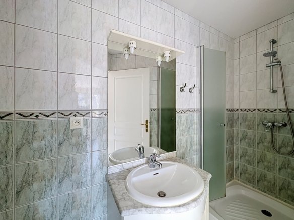 EXCLUSIVITÉ: A LOUER EN VIDE, AGREABLE APPARTEMENT T1 BIS