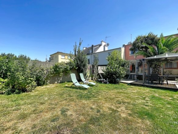 EXCLUSIVITÉ : JOLIE MAISON DE 107 M², 4 CHAMBRES, UN JARDIN ET UN GARAGE