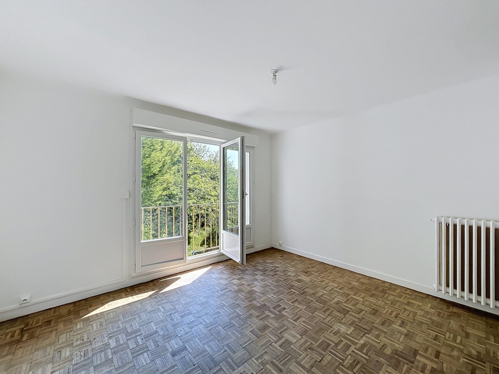 BREST GUELMEUR : Bel appartement T2 de 45m2 en dernier étage