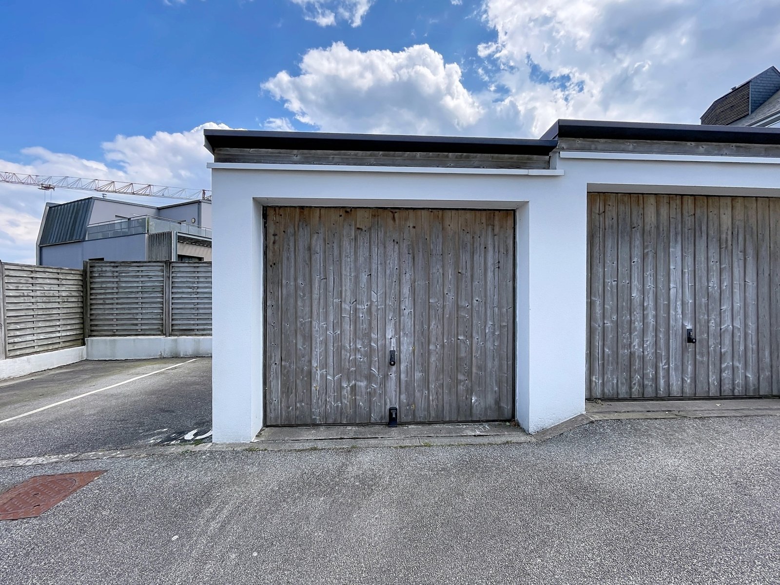 SAINT-RENAN : A LOUER EN MEUBLÉ, JOLI T3 AVEC BALCON ET GARAGE
