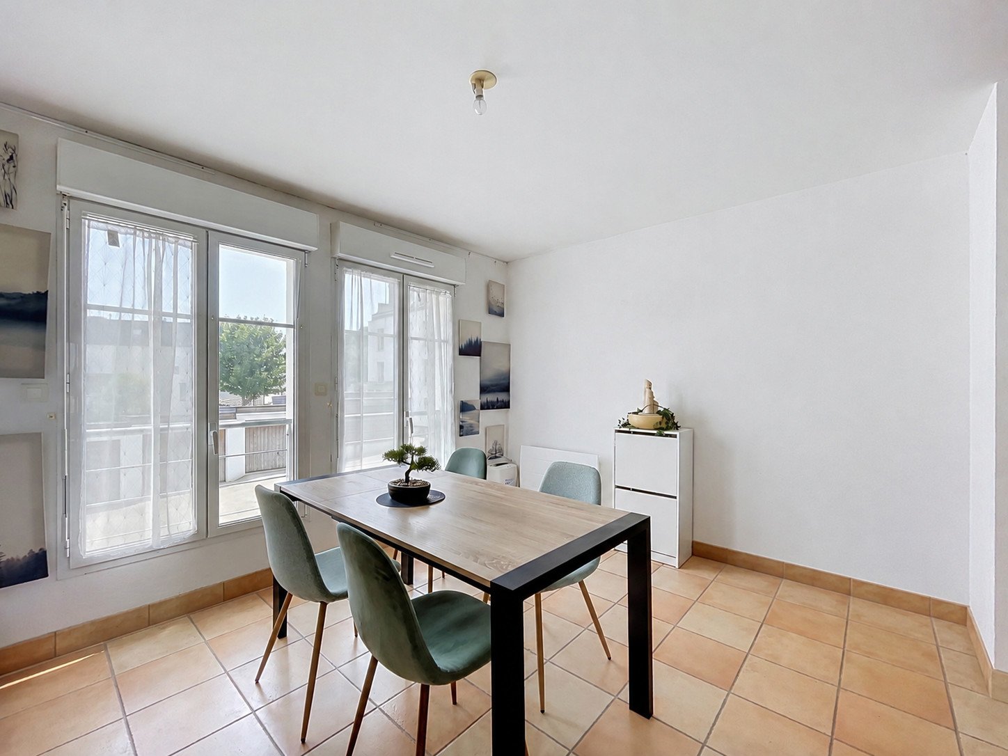 SAINT-RENAN : A LOUER EN MEUBLÉ, JOLI T3 AVEC BALCON ET GARAGE