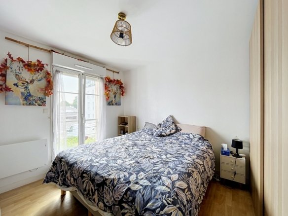 SAINT-RENAN : A LOUER EN MEUBLÉ, JOLI T3 AVEC BALCON ET GARAGE