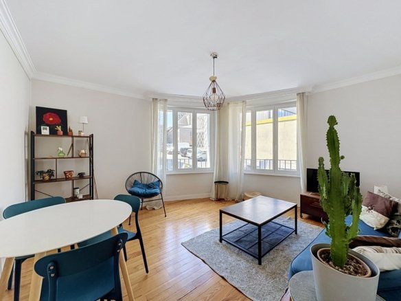 EXCLUSIVITÉ : À LOUER CHARMANT APPARTEMENT T4, MEUBLÉ