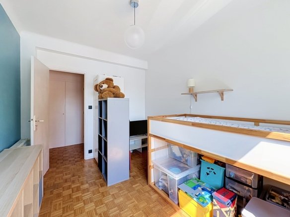 BREST : A LOUER, CHARMANT APPARTMEMENT NON MEUBLÉ, T4 DE 79 M² AVEC GARAGE