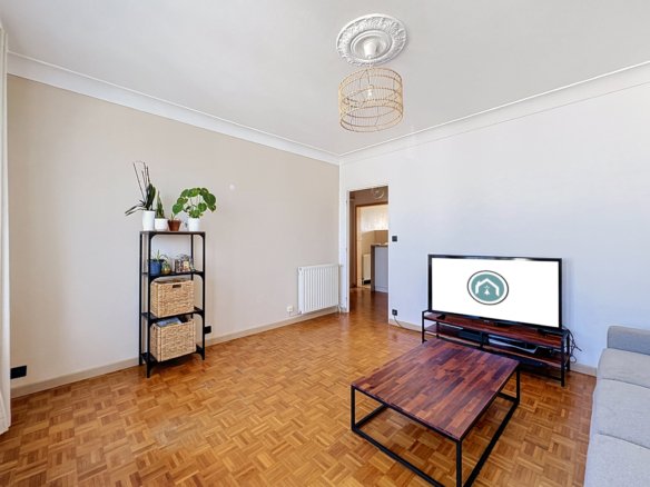 BREST : A LOUER, CHARMANT APPARTMEMENT NON MEUBLÉ, T4 DE 79 M² AVEC GARAGE
