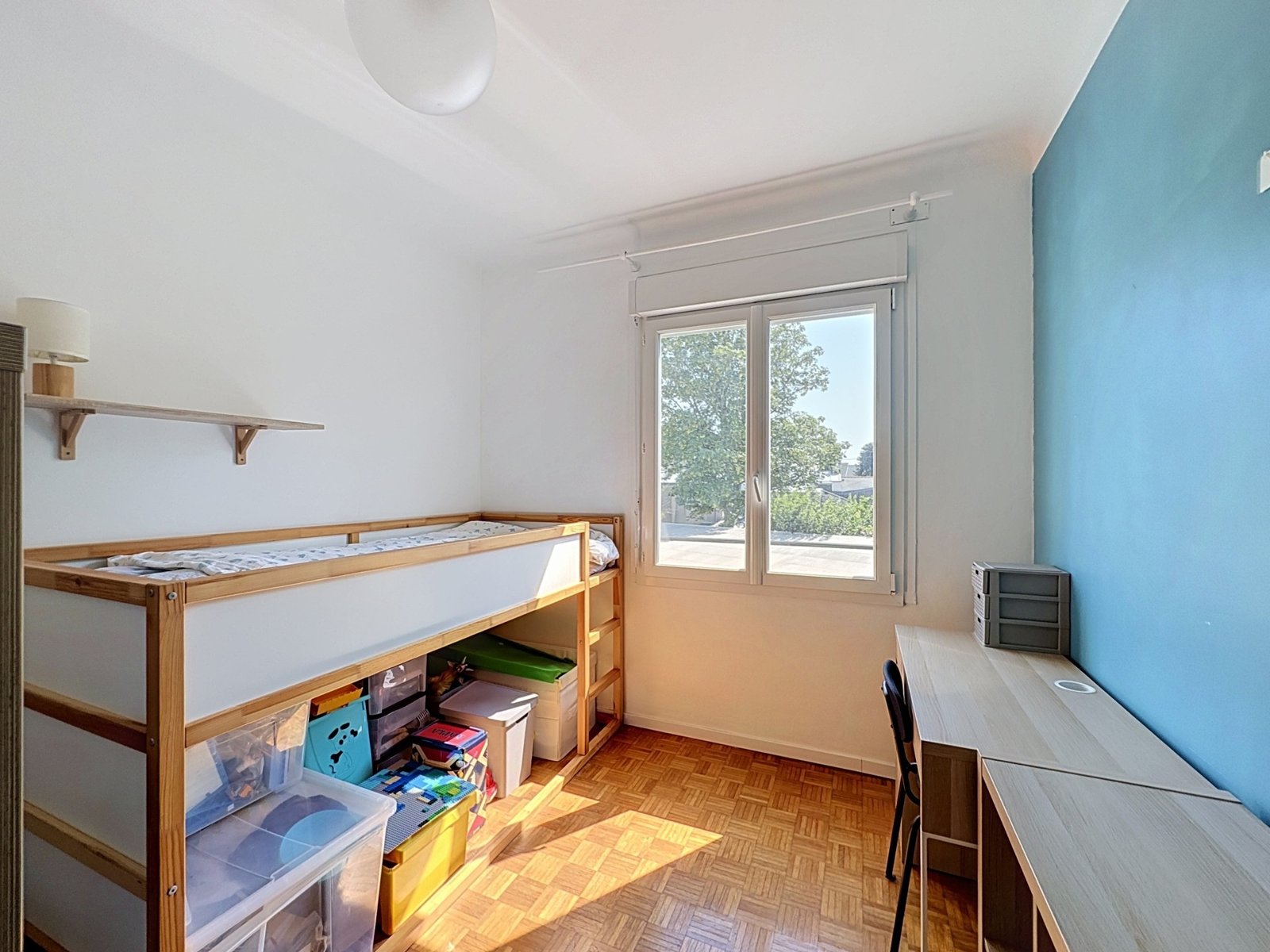 BREST : A LOUER, CHARMANT APPARTMEMENT NON MEUBLÉ, T4 DE 79 M² AVEC GARAGE