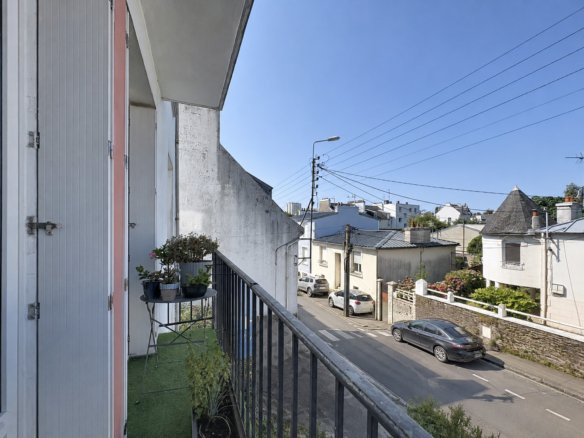 BREST : A LOUER, CHARMANT APPARTMEMENT NON MEUBLÉ, T4 DE 79 M² AVEC GARAGE