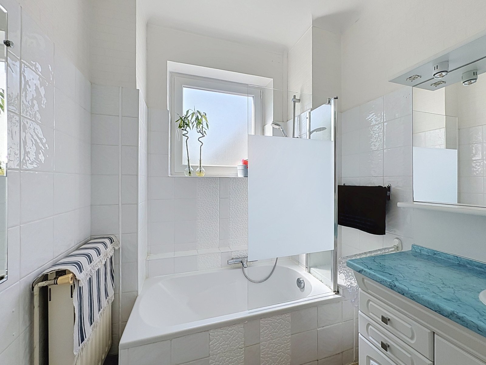 BREST : A LOUER, CHARMANT APPARTMEMENT NON MEUBLÉ, T4 DE 79 M² AVEC GARAGE