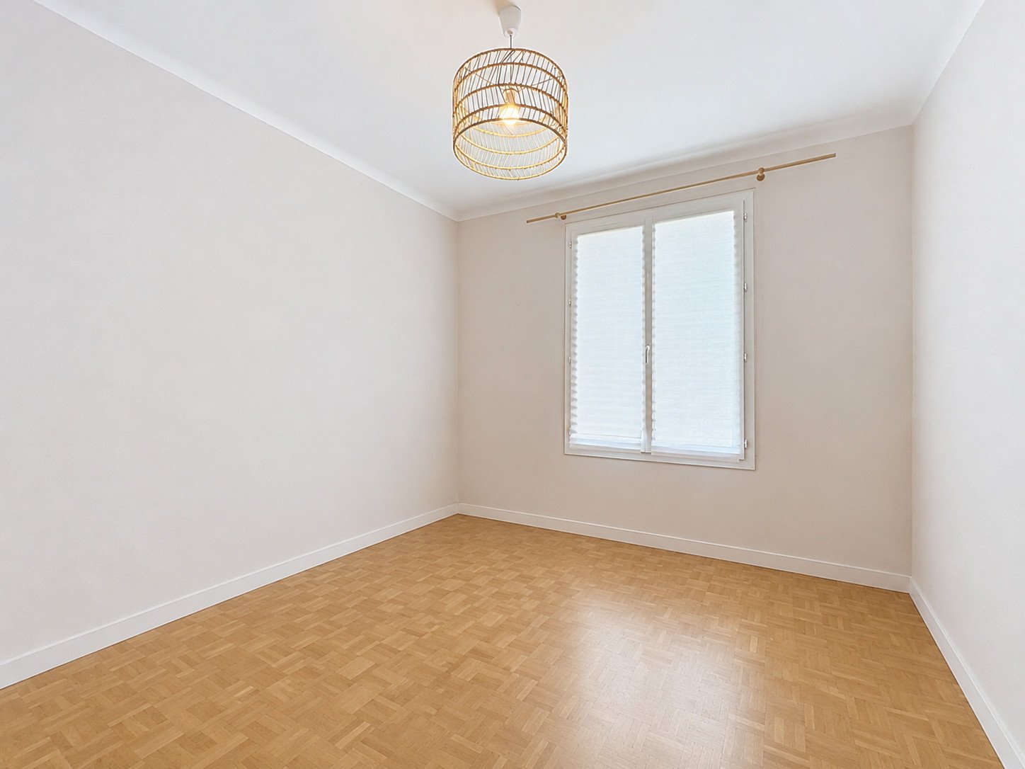BREST : A LOUER, CHARMANT APPARTMEMENT NON MEUBLÉ, T4 DE 79 M² AVEC GARAGE