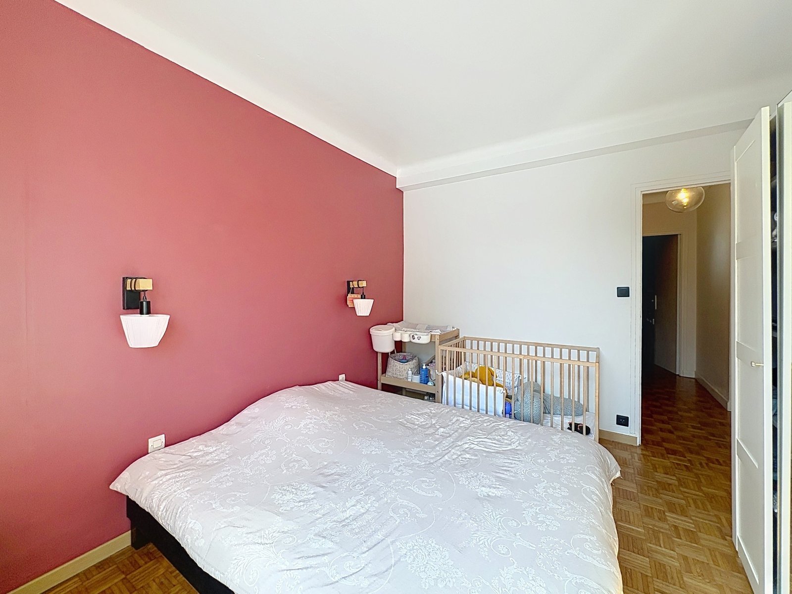 BREST : A LOUER, CHARMANT APPARTMEMENT NON MEUBLÉ, T4 DE 79 M² AVEC GARAGE