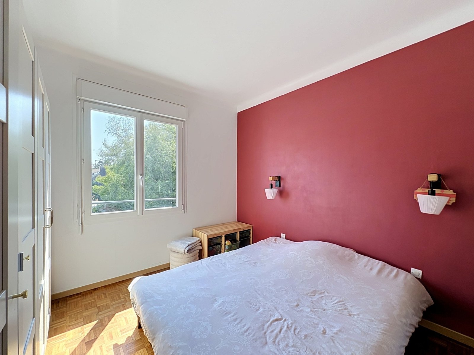 BREST : A LOUER, CHARMANT APPARTMEMENT NON MEUBLÉ, T4 DE 79 M² AVEC GARAGE
