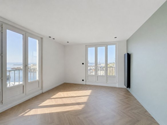 EXCLUSIVITÉ BREST : À LOUER APPARTEMENT T3, ENTIÈREMENT RÉNOVÉ EN VIDE