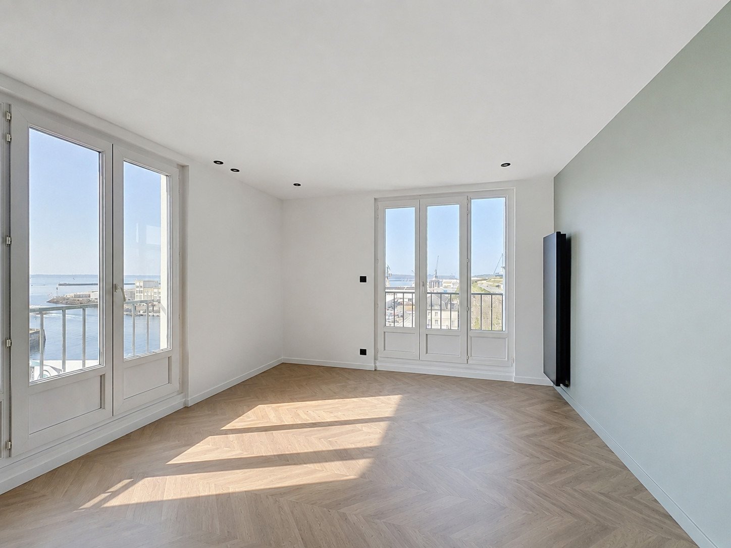 EXCLUSIVITÉ BREST : À LOUER APPARTEMENT T3, ENTIÈREMENT RÉNOVÉ EN VIDE