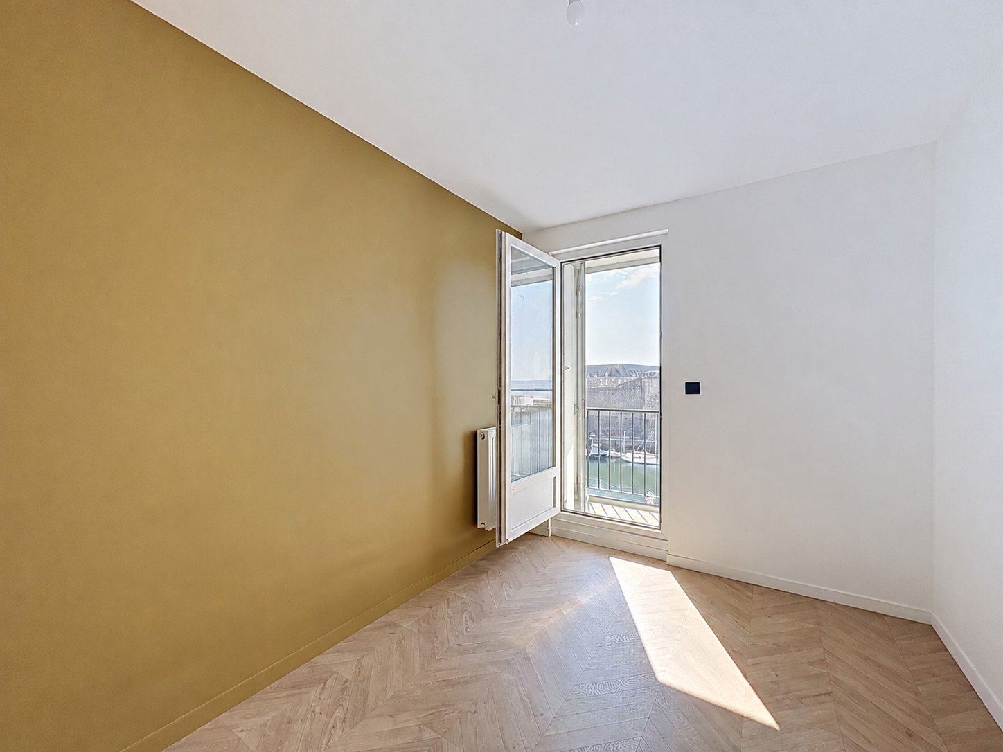 EXCLUSIVITÉ BREST : À LOUER APPARTEMENT T3, ENTIÈREMENT RÉNOVÉ EN VIDE