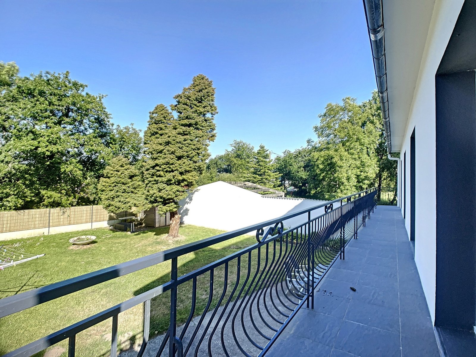 GUILERS : propriété avec maison 12 pièces  7 chambres sur une parcelle de 10390 m2