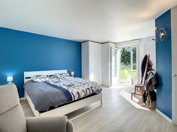 GUILERS : propriété avec maison 12 pièces  7 chambres sur une parcelle de 10390 m2