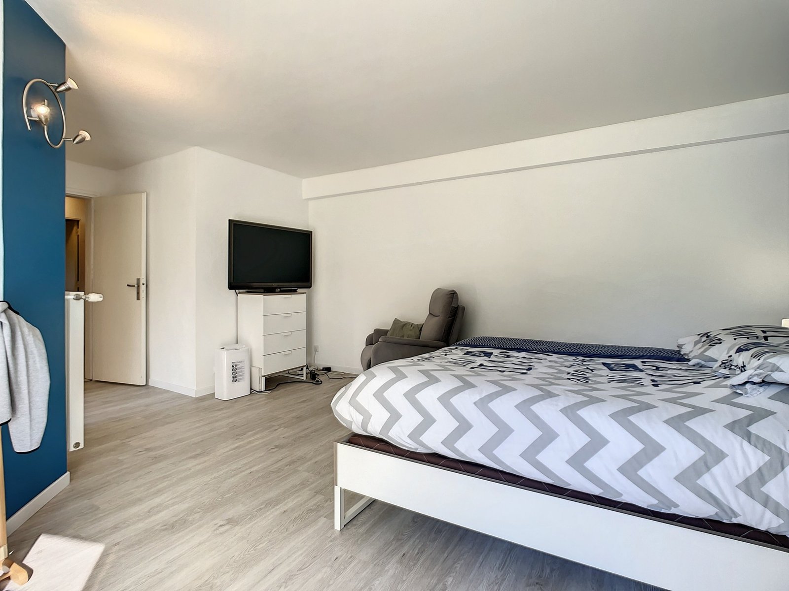 GUILERS : propriété avec maison 12 pièces  7 chambres sur une parcelle de 10390 m2