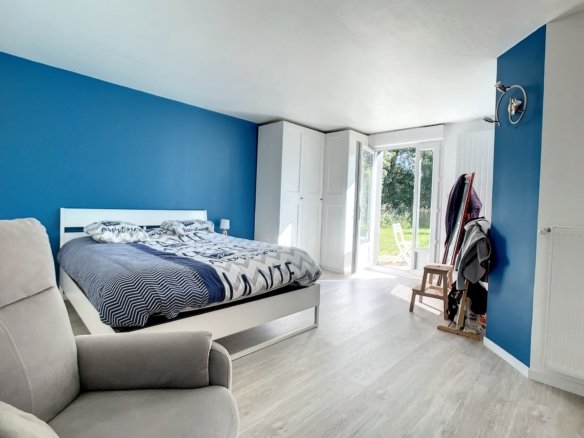 GUILERS : propriété avec maison 12 pièces  7 chambres sur une parcelle de 10390 m2