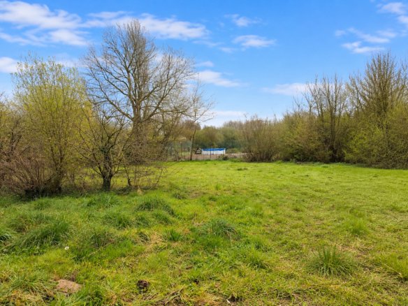 EXCLUSIVITÉ KERNILIS: A vendre terrain libre de constructeur