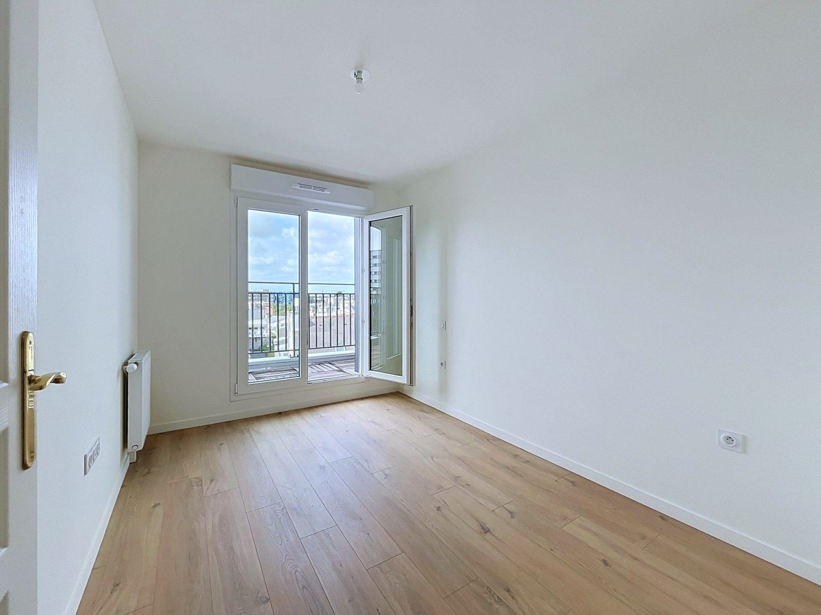 EXCLUSIVITÉ BREST : À LOUER APPARTEMENT NEUF T3, AVEC TERRASSE ET PARKING EN VIDE