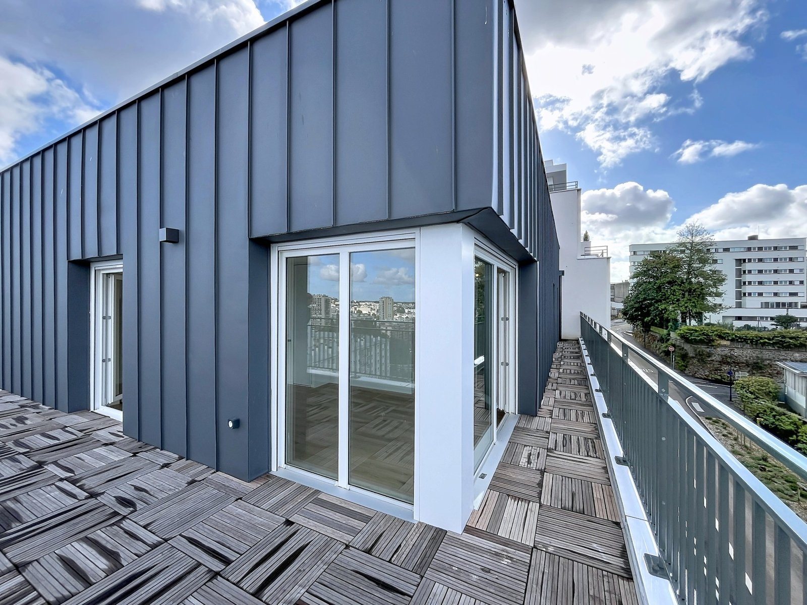 EXCLUSIVITÉ BREST : À LOUER APPARTEMENT NEUF T3, AVEC TERRASSE ET PARKING EN VIDE