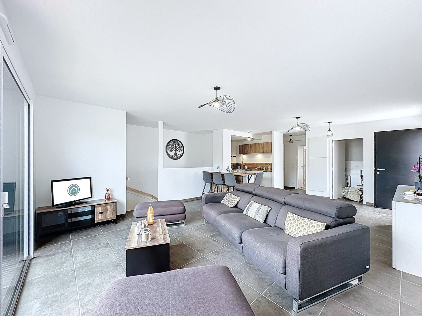EXCLUSIVITÉ : APERCU MER, MAISON RECENTE AVEC 3 CHAMBRES, TERRASSE, PARKING ET JARDIN