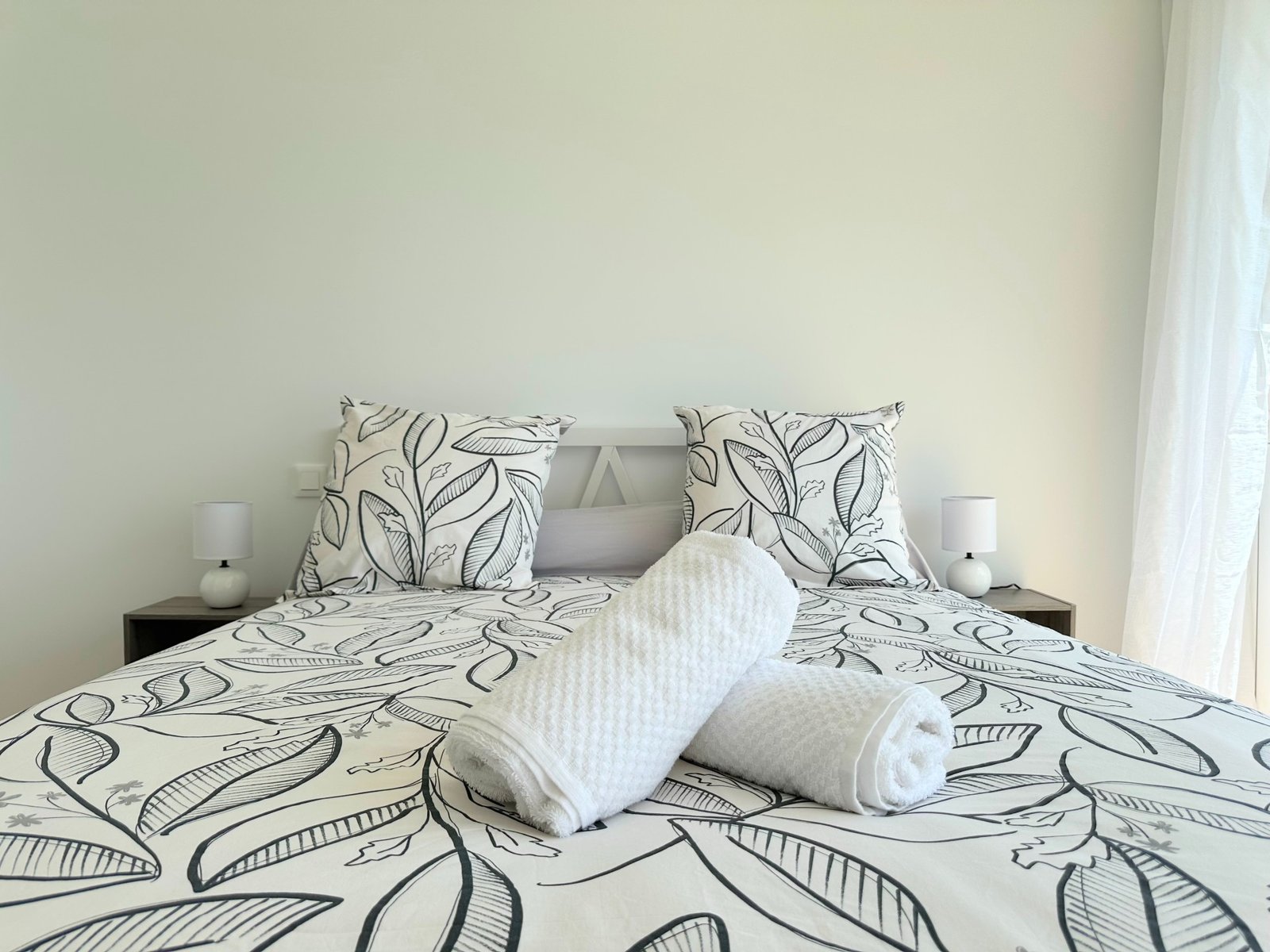 EXCLUSIVITÉ : APERCU MER, MAISON RECENTE AVEC 3 CHAMBRES, TERRASSE, PARKING ET JARDIN