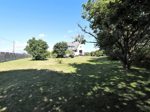 Villa T8 rénové avec et sa vue dégagée et sur la mer aucun voisins à proximité immédiate