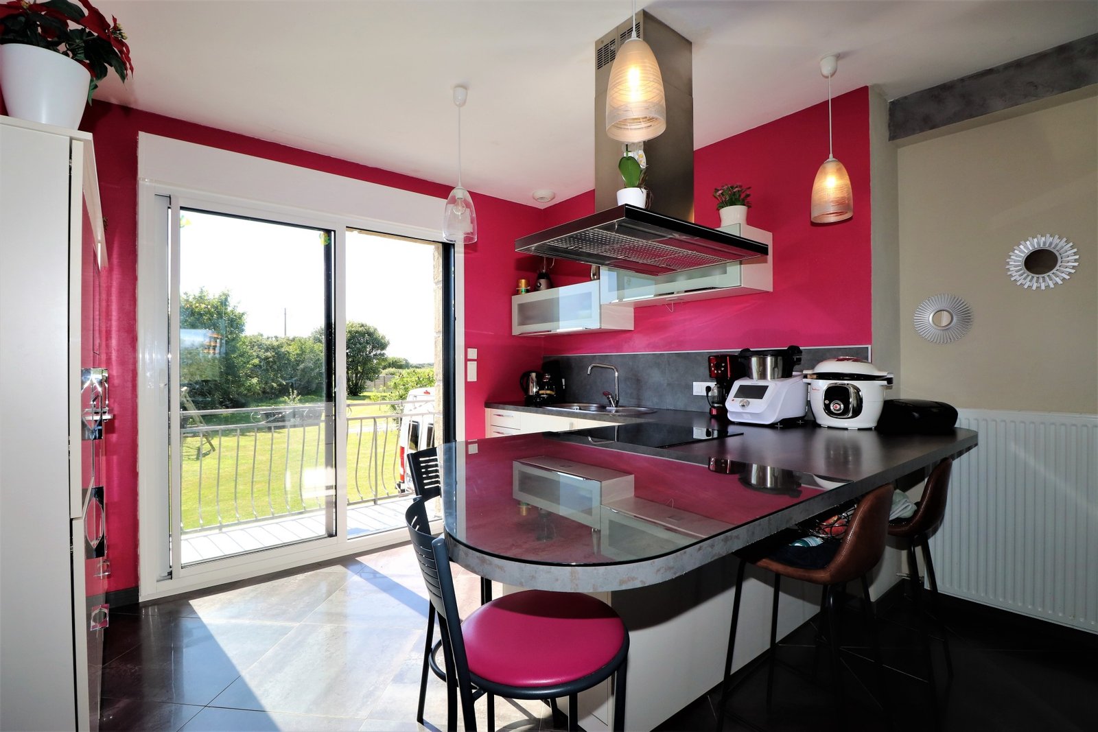 Villa T8 rénové avec et sa vue dégagée et sur la mer aucun voisins à proximité immédiate