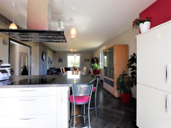 Villa T8 rénové avec et sa vue dégagée et sur la mer aucun voisins à proximité immédiate