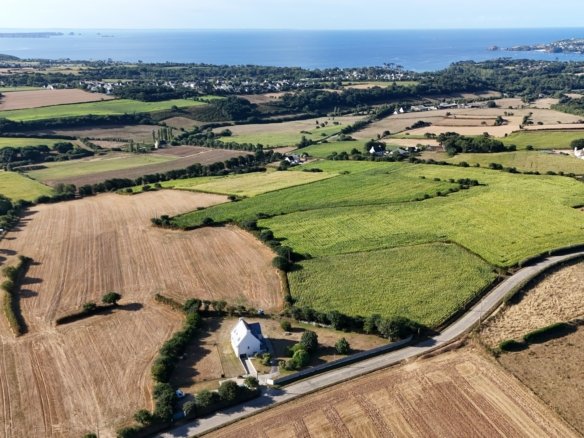 Villa T8 rénové avec et sa vue dégagée et sur la mer aucun voisins à proximité immédiate
