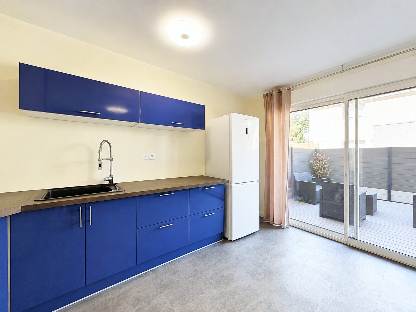 EXCLUSIVITÉ : À LOUER APPARTEMENT T2 MEUBLÉ, AVEC TERRASSE ET GARAGE