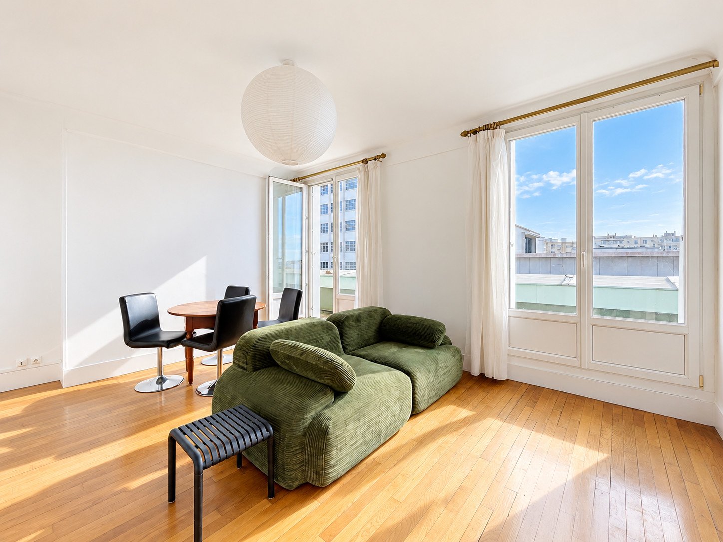 HYPER CENTRE : CHARMANT APPARTEMENT T2 DE 56 M² AVEC BALCON AU DERNIER ÉTAGE