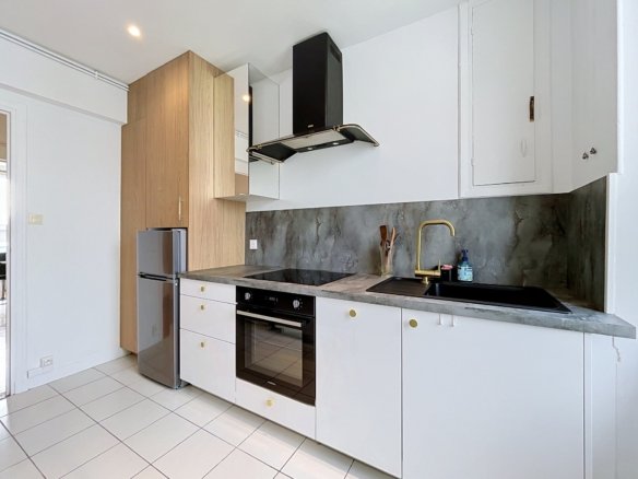 HYPER CENTRE : CHARMANT APPARTEMENT T2 DE 56 M² AVEC BALCON AU DERNIER ÉTAGE