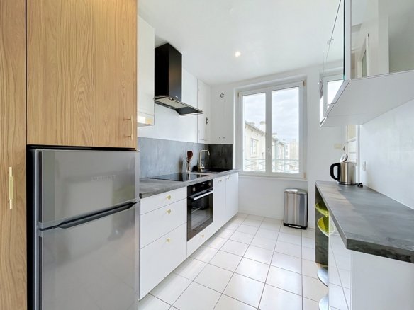 HYPER CENTRE : CHARMANT APPARTEMENT T2 DE 56 M² AVEC BALCON AU DERNIER ÉTAGE