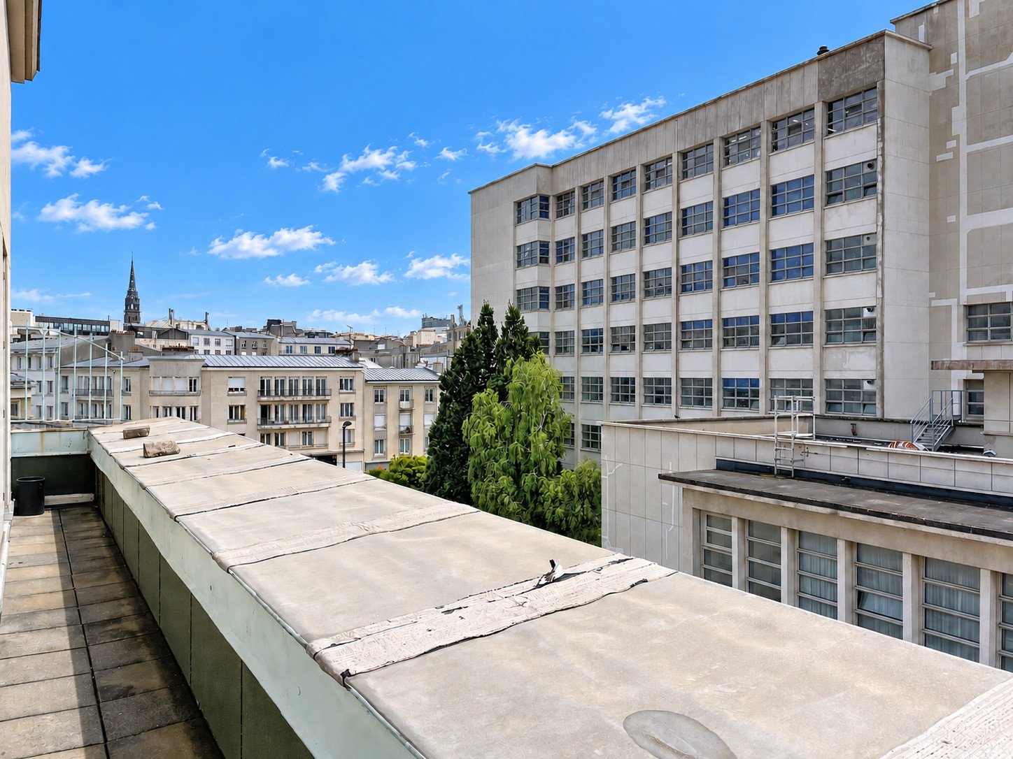 HYPER CENTRE : CHARMANT APPARTEMENT T2 DE 56 M² AVEC BALCON AU DERNIER ÉTAGE