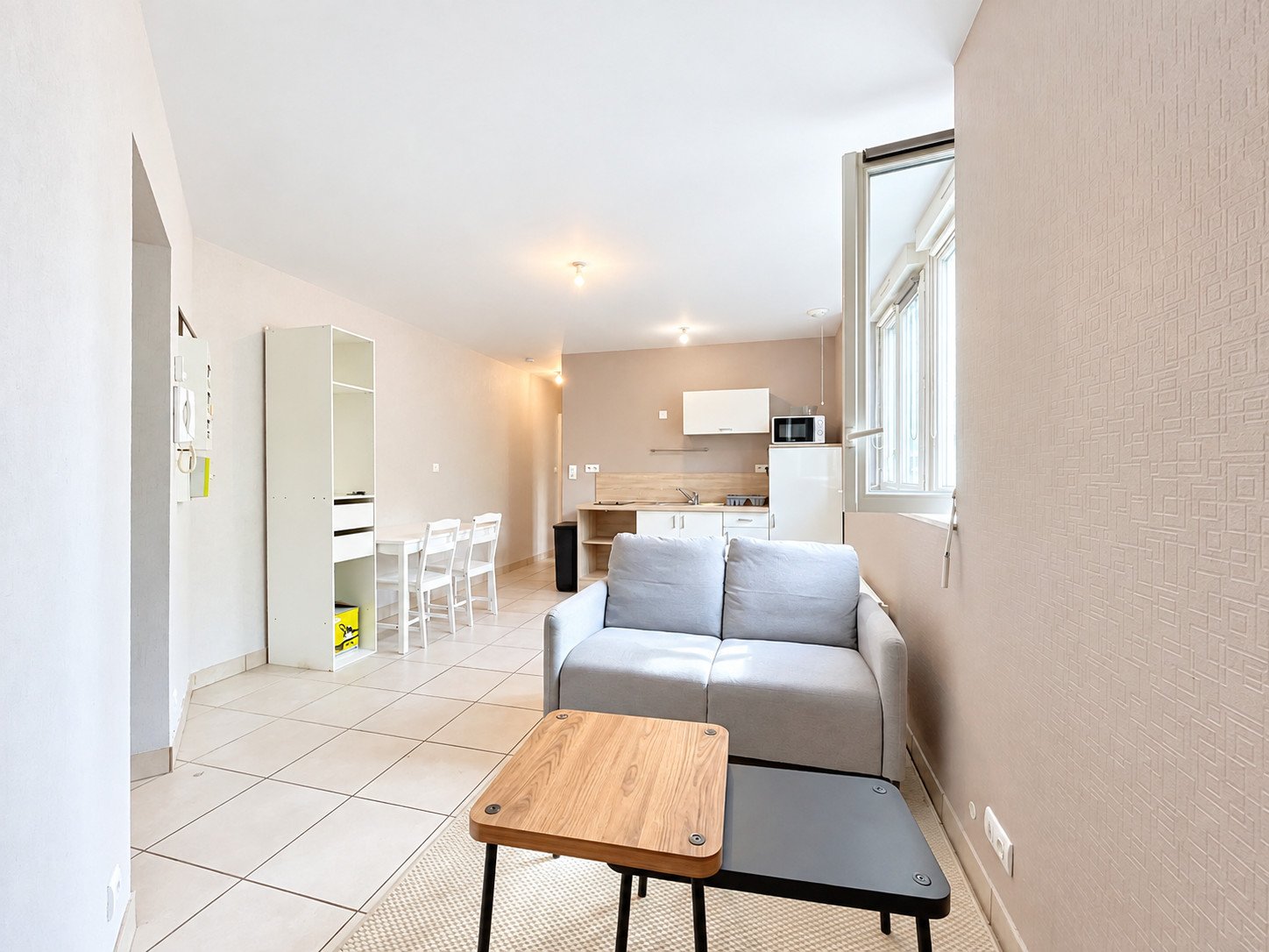 LE RELECQ-KERHUON : À LOUER JOLI APPARTEMENT T1BIS MEUBLÉ