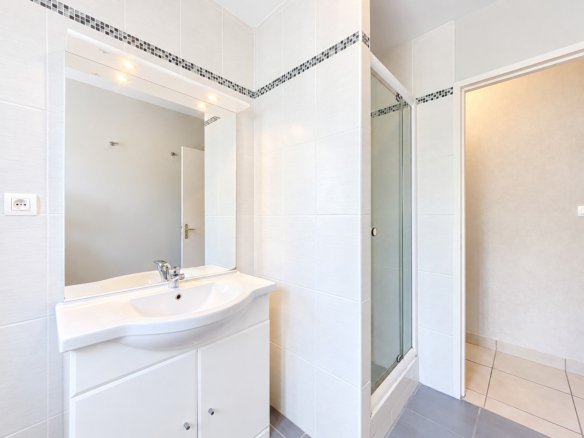 LE RELECQ-KERHUON : À LOUER JOLI APPARTEMENT T1BIS MEUBLÉ