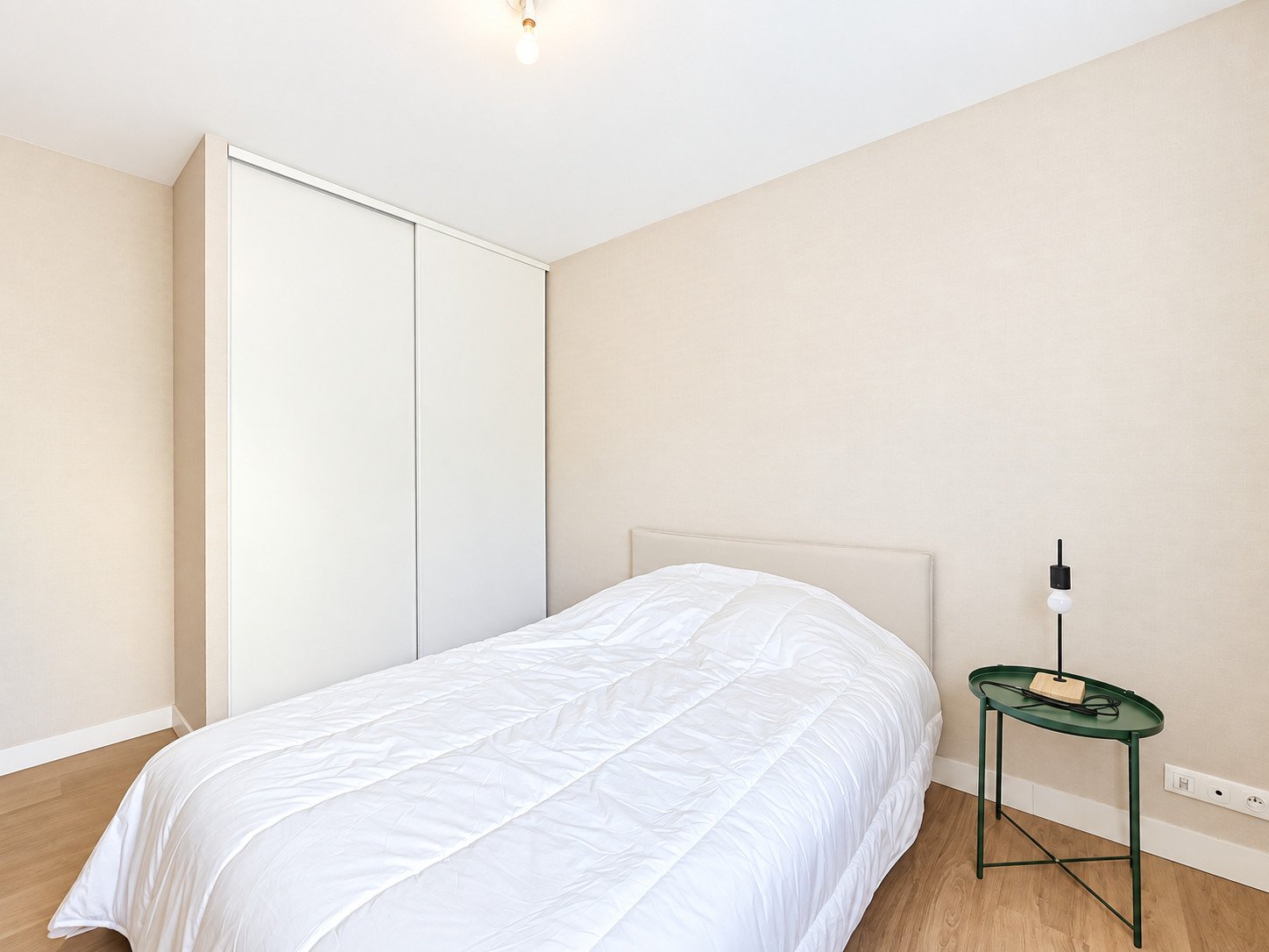 LE RELECQ-KERHUON : À LOUER JOLI APPARTEMENT T1BIS MEUBLÉ