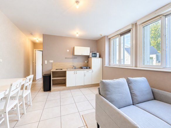 LE RELECQ-KERHUON : À LOUER JOLI APPARTEMENT T1BIS MEUBLÉ