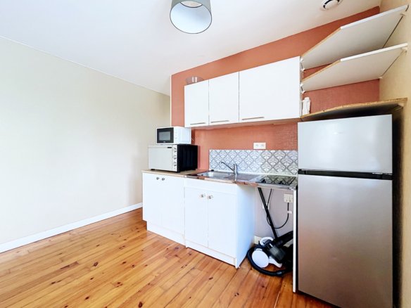 LE RELECQ-KERHUON : À LOUER APPARTEMENT T1 MEUBLÉ