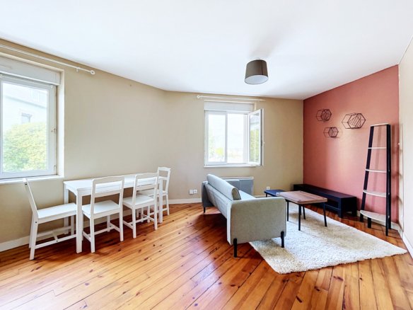 LE RELECQ-KERHUON : À LOUER APPARTEMENT T1 MEUBLÉ