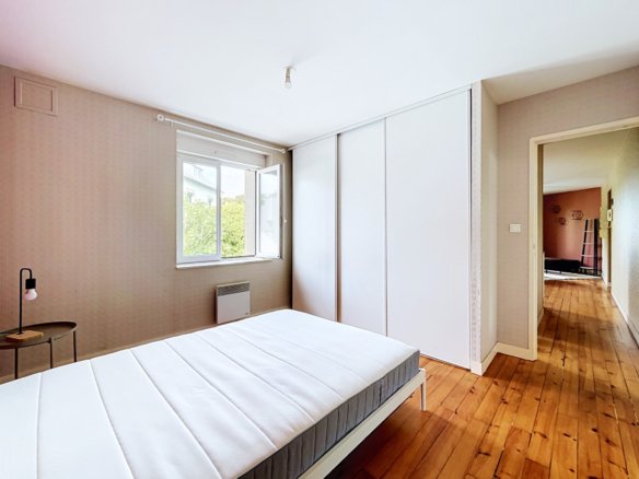 LE RELECQ-KERHUON : À LOUER APPARTEMENT T1 MEUBLÉ