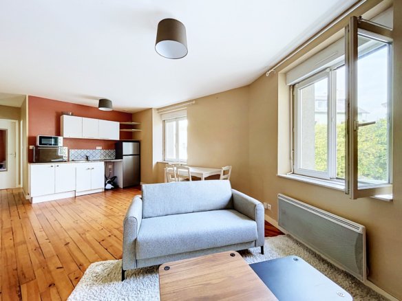 LE RELECQ-KERHUON : À LOUER APPARTEMENT T1 MEUBLÉ